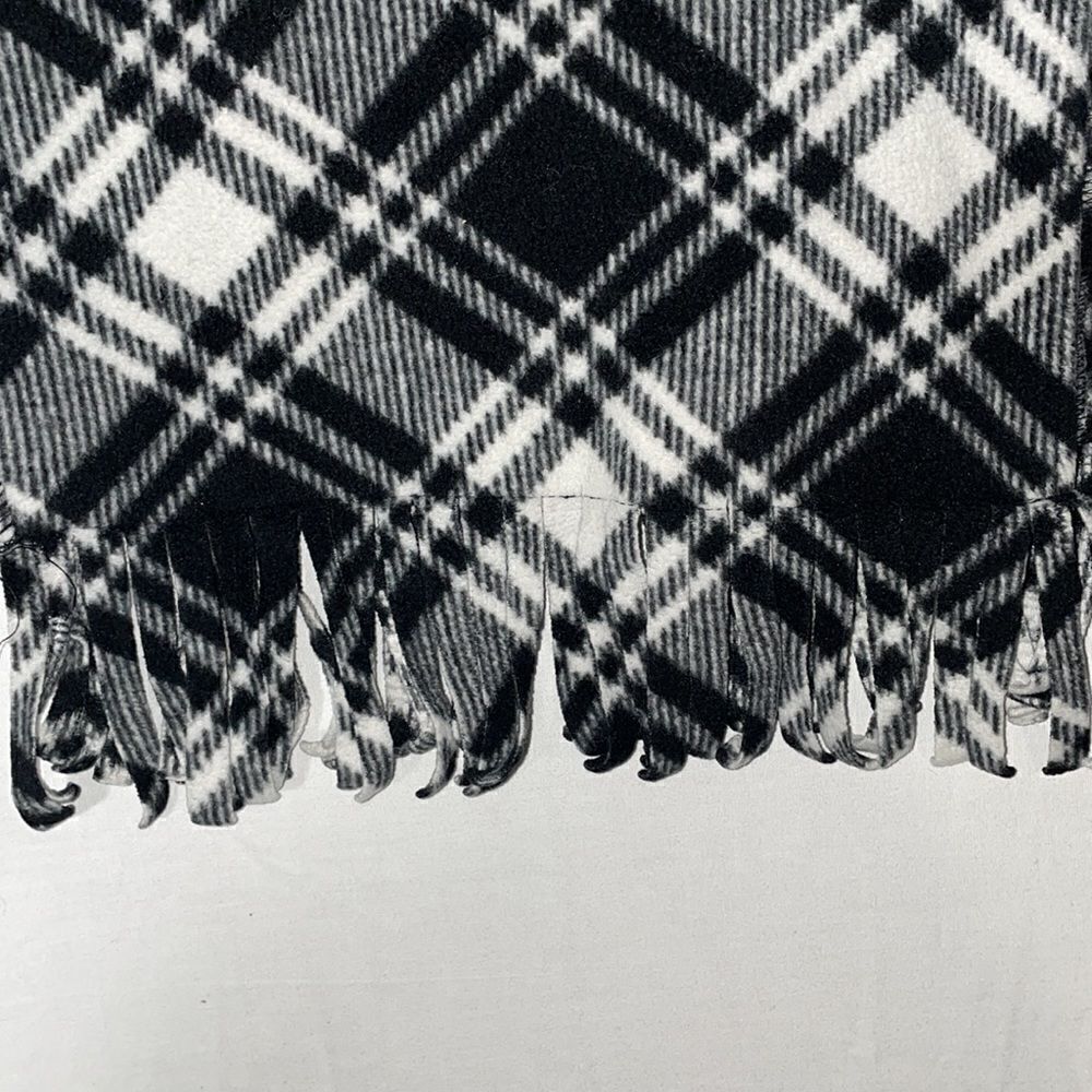 Merona plaid scarf - Picture 5 of 7